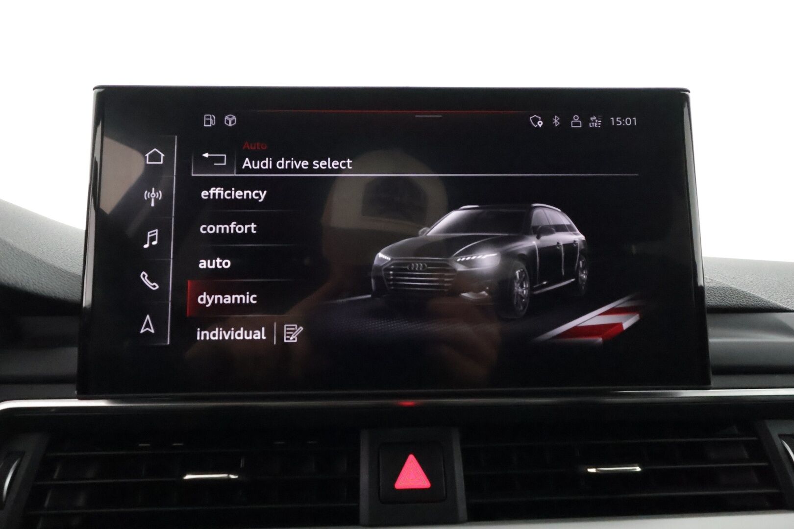 Audi A4 2020 Avant Business Advanced Comfort Edition 40 TFSI 140 kW MHEV S tronic * Urheiluistuimet / Koukku / Webasto / P. Kamera / LED-Valot / Apple&Android / KeylessGo * - 1 om. Suomi-Auto / 2x Renkaat / Todella hyvällä historialla *