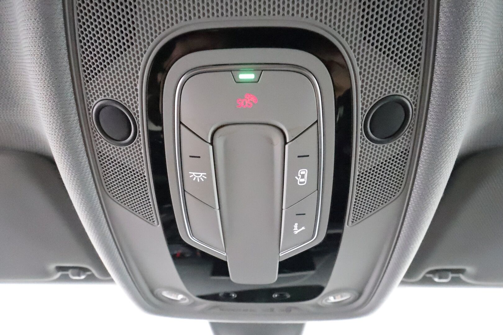 Audi A4 2020 Avant Business Advanced Comfort Edition 40 TFSI 140 kW MHEV S tronic * Urheiluistuimet / Koukku / Webasto / P. Kamera / LED-Valot / Apple&Android / KeylessGo * - 1 om. Suomi-Auto / 2x Renkaat / Todella hyvällä historialla *