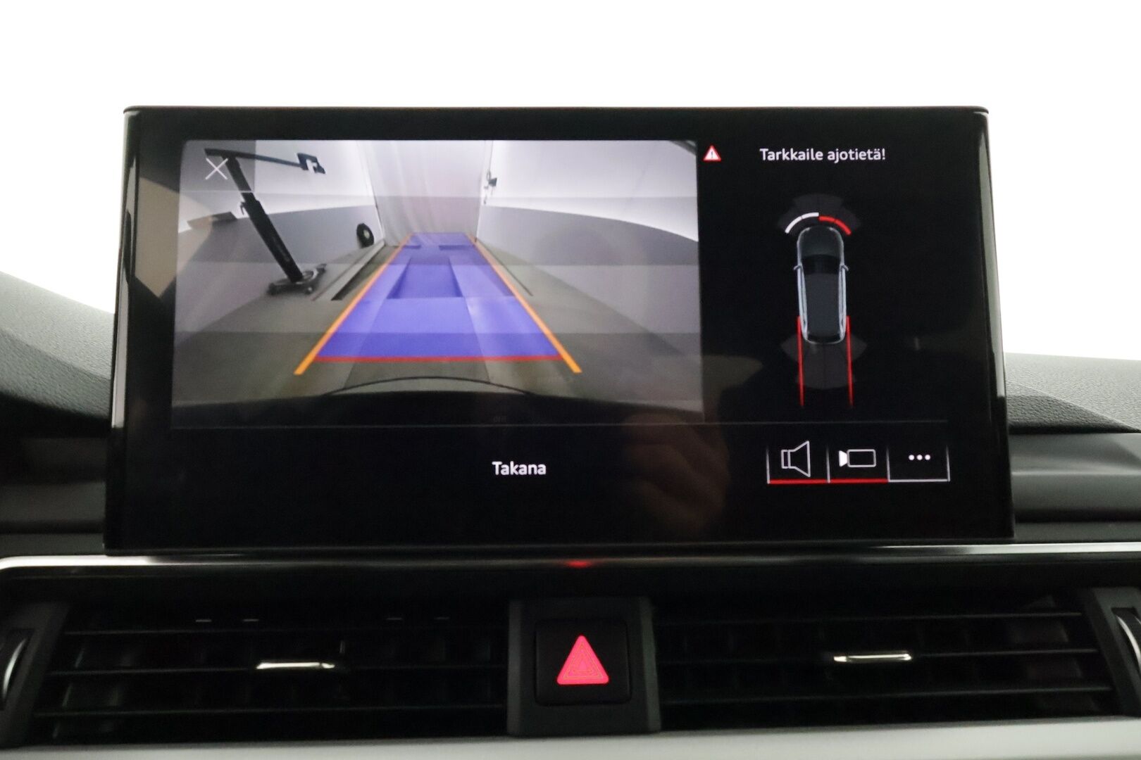Audi A4 2020 Avant Business Advanced Comfort Edition 40 TFSI 140 kW MHEV S tronic * Urheiluistuimet / Koukku / Webasto / P. Kamera / LED-Valot / Apple&Android / KeylessGo * - 1 om. Suomi-Auto / 2x Renkaat / Todella hyvällä historialla *