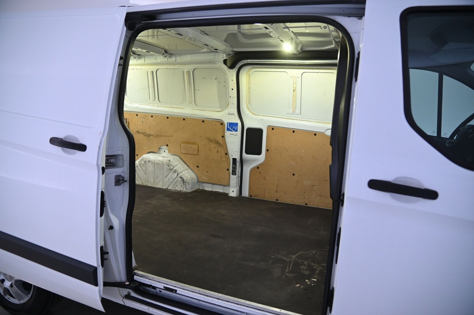 Ford Transit 2016 Transit Custom Umpikorinen (BB) 5ov 1995cm3 - MYYDÄÄN HUUTOKAUPPA.COM