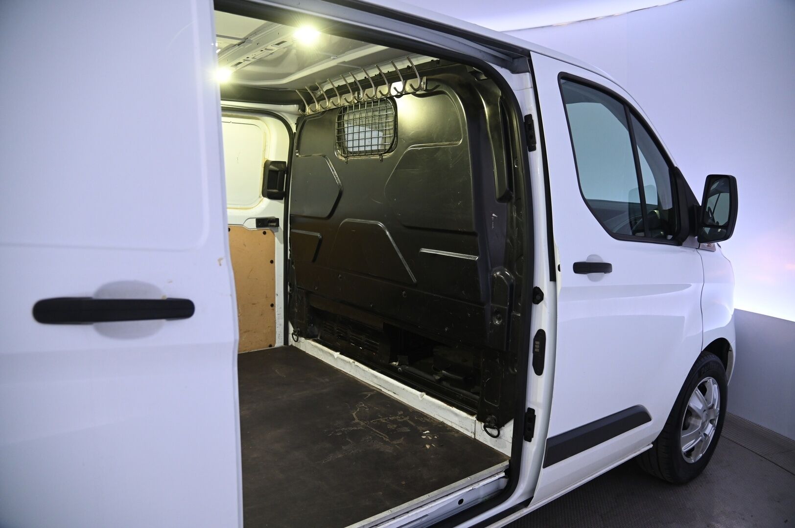 Ford Transit 2016 *Myydään Huutokaupat.com* - MYYDÄÄN HUUTOKAUPPA.COM