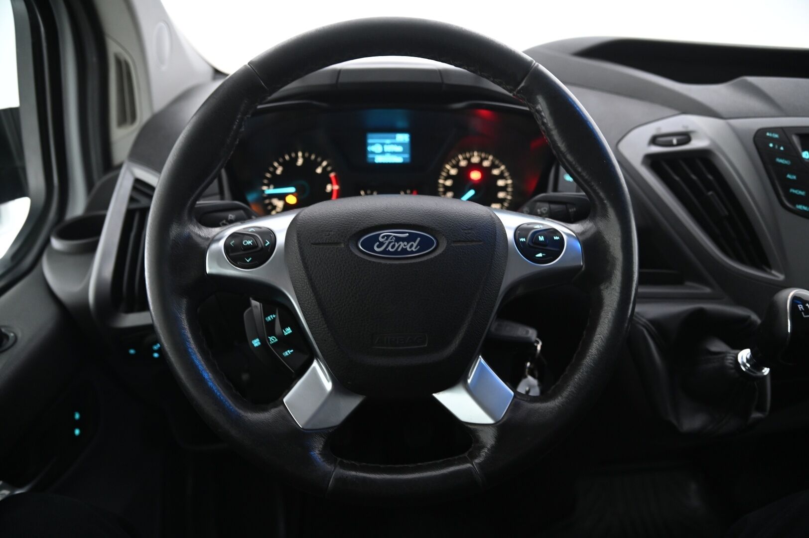 Ford Transit 2016 Transit Custom Umpikorinen (BB) 5ov 1995cm3 - MYYDÄÄN HUUTOKAUPPA.COM
