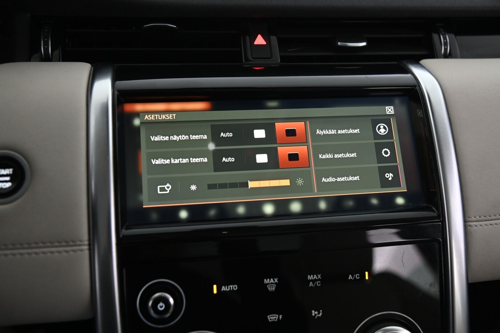 Land Rover Discovery Sport 2020 D180 MHEV AWD Aut SE*Meridian / Muistipenkit / Panorama / vetokoukku* - *1-omisteinen Suomi-auto!! / 2x vanteet&alumiinivanteet* - HULLUT AVAJAISHULINAT KORKOTARJOUS 3,29 %