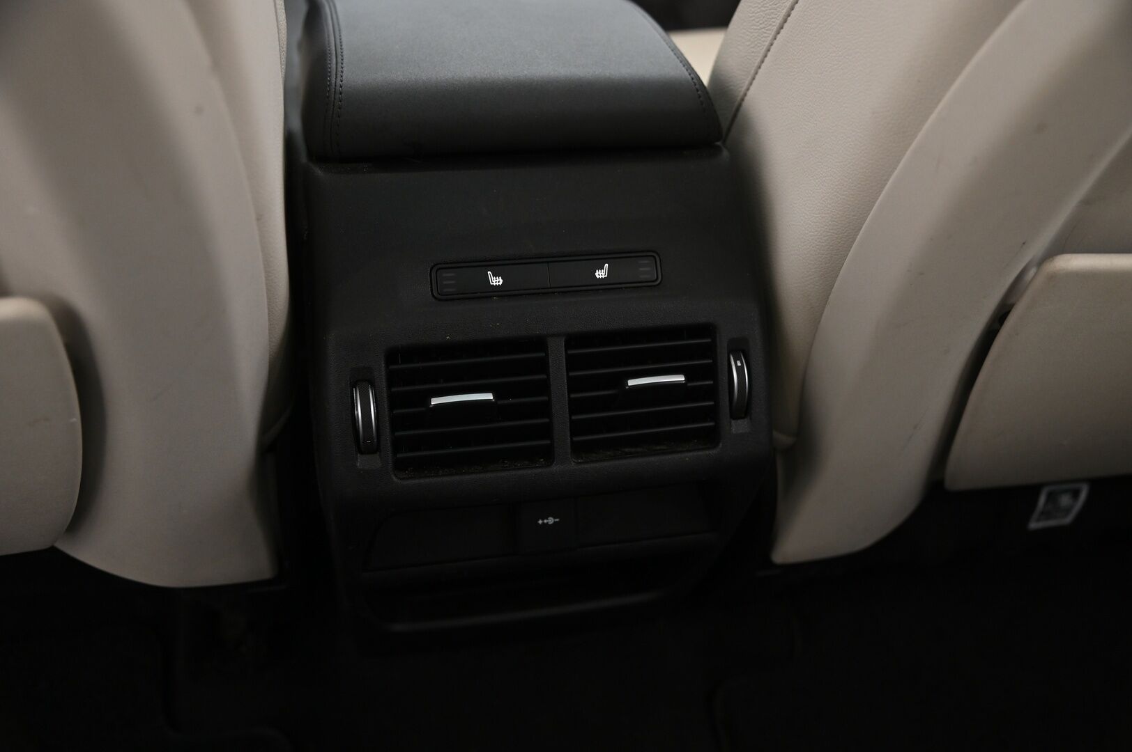 Land Rover Discovery Sport 2020 D180 MHEV AWD Aut SE - 1.Om suomiauto | Meridian | Muistipenkit | Panorama | vetokoukku | 2x uudet renkaat | Juuri katsastettu
