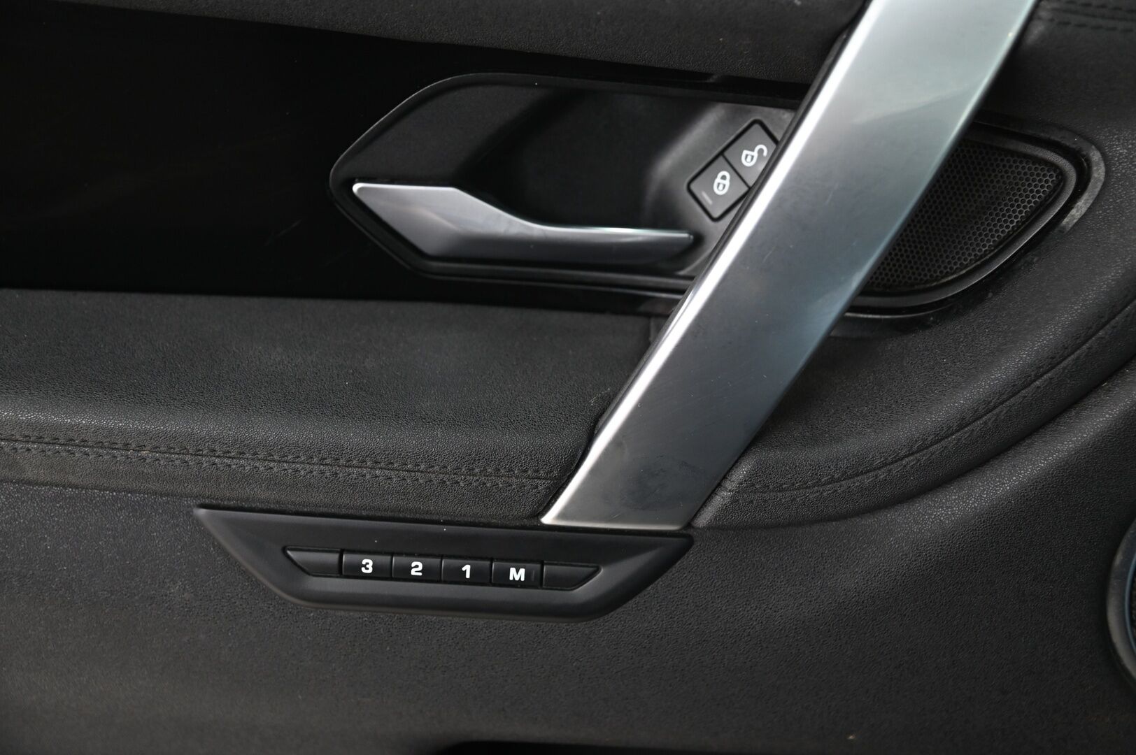 Land Rover Discovery Sport 2020 D180 MHEV AWD Aut SE - 1.Om suomiauto | Meridian | Muistipenkit | Panorama | vetokoukku | 2x uudet renkaat | Juuri katsastettu