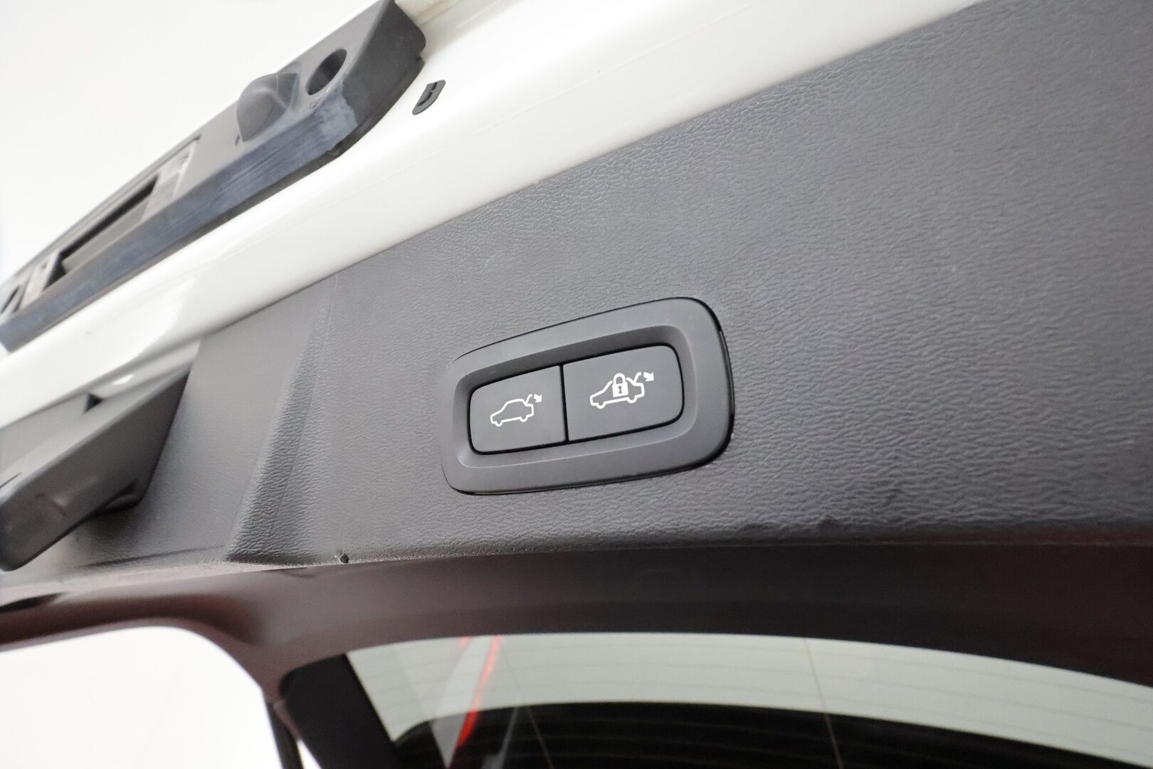 Volvo XC40 2020 T5 TwE Business R-Design aut **H&K / Webasto / Koukku / Panorama / ACC / Full-LED / 360° / Sporttipenkki Muistilla** - 2x Latauskaapelit / Kahdet Renkaat / Merkkihuollettu!