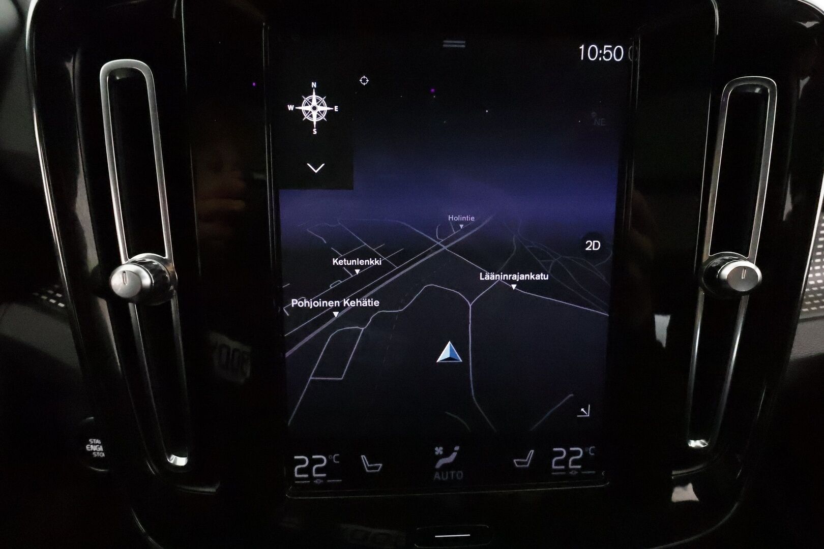 Volvo XC40 2020 T5 TwE Business R-Design aut * ACC / Webasto / Harman & Kardon / Vetokoukku / Panorama / 360-Kamera / Full LED - Merkkihuollot / Sporttipenkki Muistilla / Nahka-Alcantara / Supervarusteet! - HULLU BLACKWEEK KORKOTARJOUS 2,49%