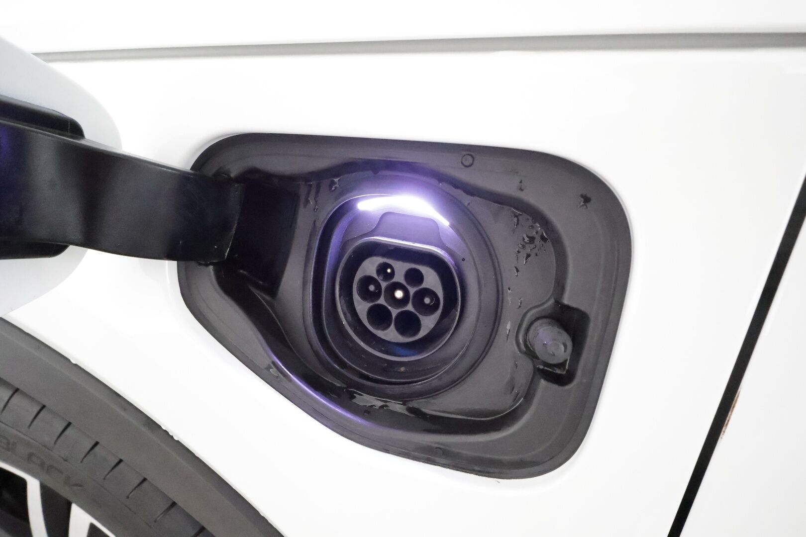 Volvo XC40 2020 T5 TwE Business R-Design aut **H&K / Webasto / Koukku / Panorama / ACC / Full-LED / 360° / Sporttipenkki Muistilla** - 2x Latauskaapelit / Kahdet Renkaat / Merkkihuollettu!