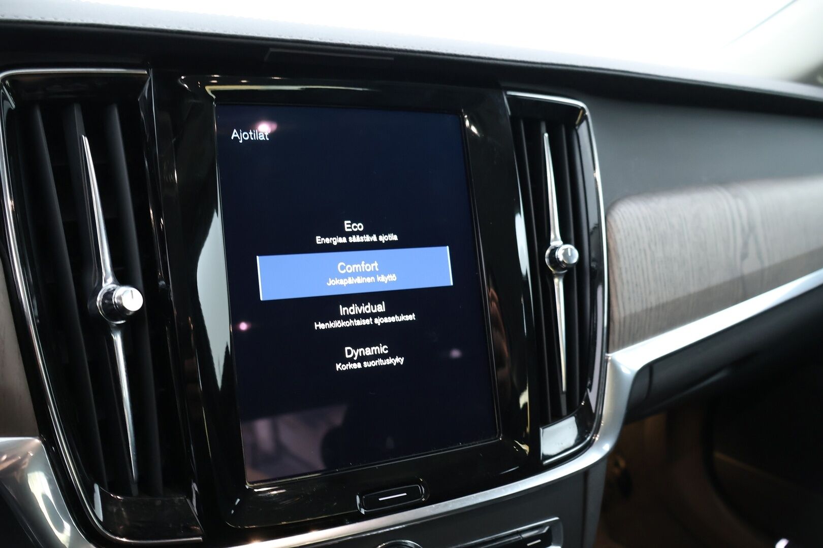 Volvo S90 2021 D3 Business Inscription Edition / Adapt.vakkari / Webasto / Peruutuskamera / Nahkaverhoilu / Suomi-auto - HULLUT JOULUT KORKOTARJOUS 2,49% 