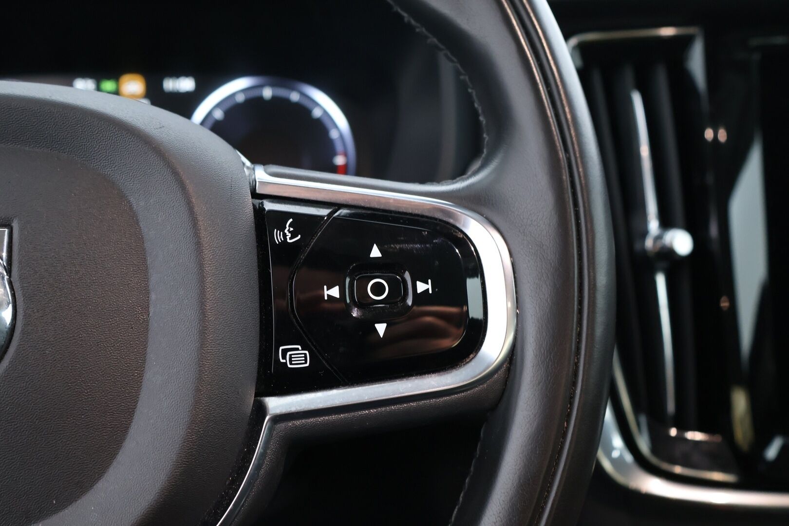 Volvo S90 2021 D3 Business Inscription Edition / Adapt.vakkari / Webasto / Peruutuskamera / Nahkaverhoilu / Suomi-auto - HULLUT JOULUT KORKOTARJOUS 2,49% 