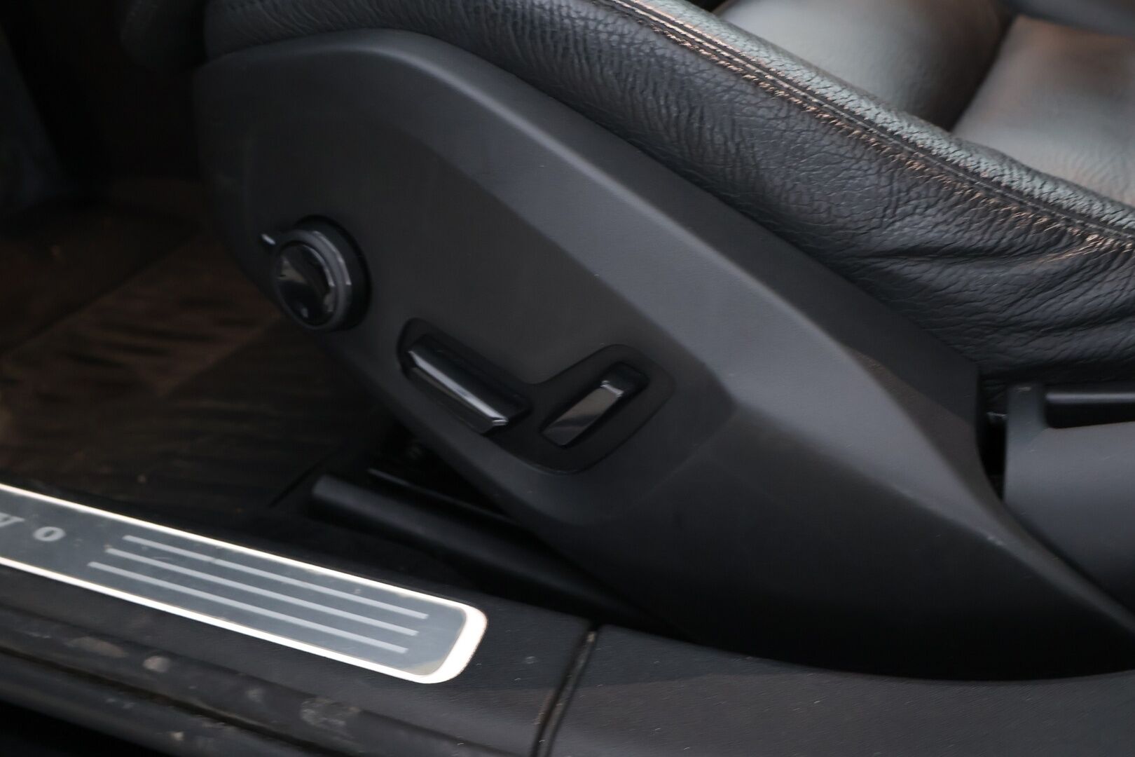 Volvo S90 2021 D3 Business Inscription Edition / Adapt.vakkari / Webasto / Peruutuskamera / Nahkaverhoilu / Suomi-auto - HULLUT JOULUT KORKOTARJOUS 2,49% 