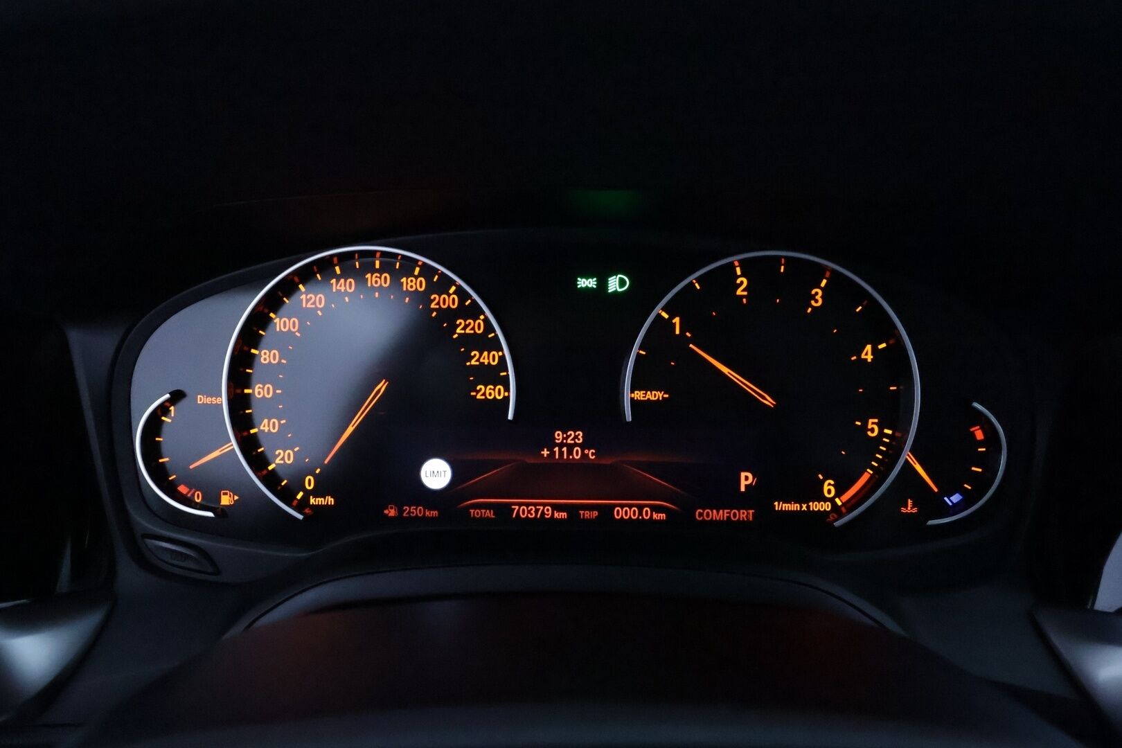 BMW 320 2020 G21 xDrive Business Sport MHEV *Vakkari / Webasto / Koukku / Hifit / LED / Puolinahat / Digimittaristo / Ratinlämmitin / Display Key - KATSO KAMPANJAHINTA! / 1.Om Suomi-auto / Merkkihuollettu ja viimeisin huolto 06/25 / Kahdet renkaat aluvanteilla 