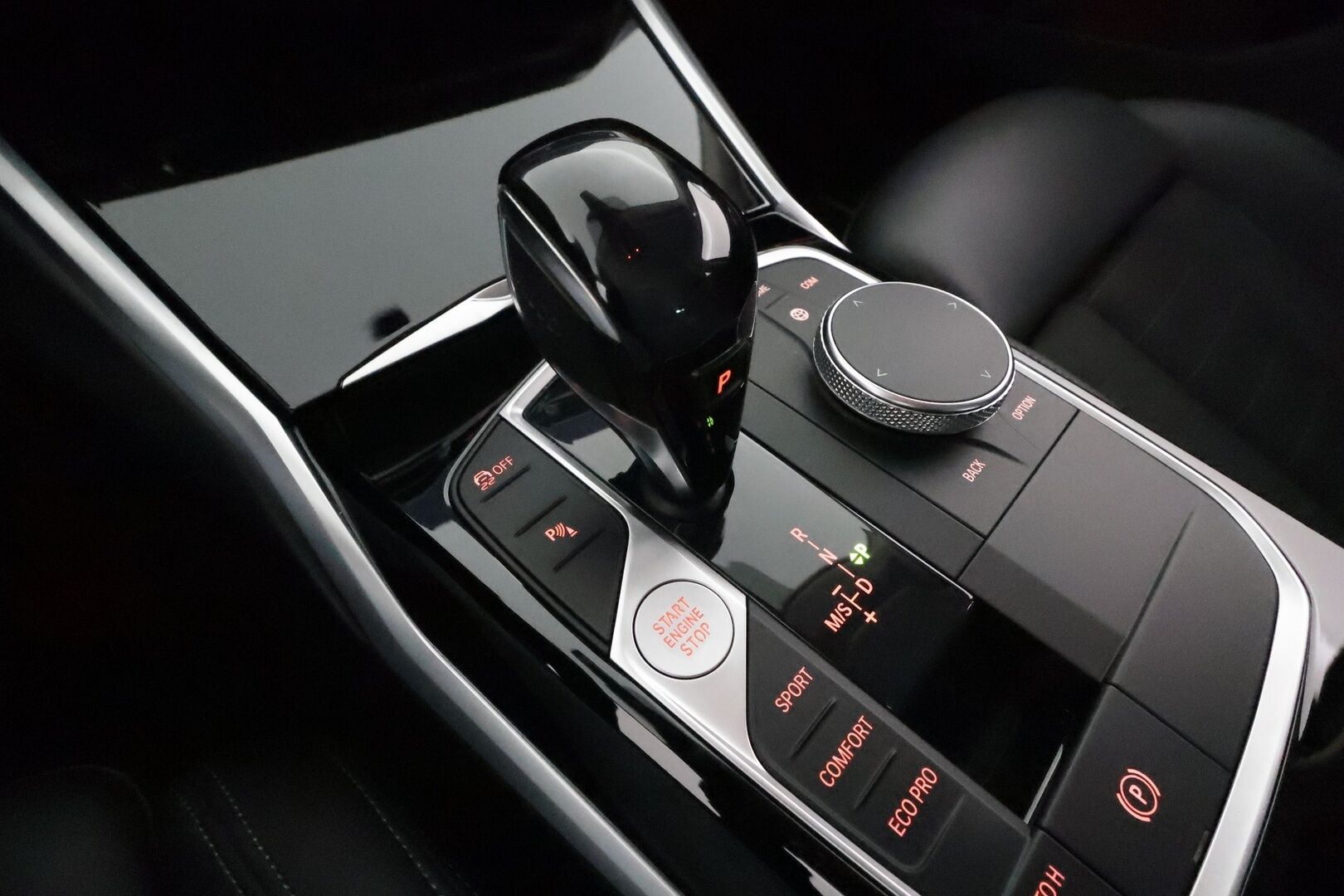 BMW 320 2020 G21 xDrive Business Sport MHEV *Vakkari / Webasto / Koukku / Hifit / LED / Puolinahat / Digimittaristo / Ratinlämmitin / Display Key - KATSO KAMPANJAHINTA! / 1.Om Suomi-auto / Merkkihuollettu ja viimeisin huolto 06/25 / Kahdet renkaat aluvanteilla - HULLU BLACKWEEK KORKOTARJOUS 2,49%