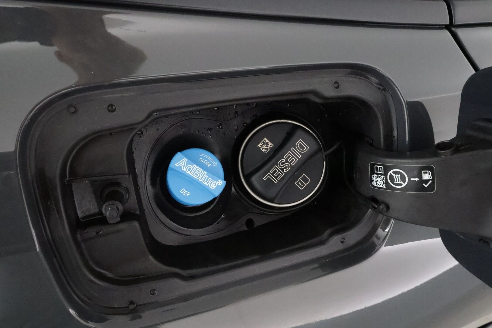 BMW 320 2020 G21 xDrive Business Sport MHEV *Vakkari / Webasto / Koukku / Hifit / LED / Puolinahat / Digimittaristo / Ratin lämmitin / Display Key - 3,99 % KORKOTARJOUS TÄHÄN AUTOON 31.8. ASTI! - 1.Om Suomi-auto / Merkkihuollettu ja viimeisin huolto 06/25 / Kahdet renkaat aluvanteilla 