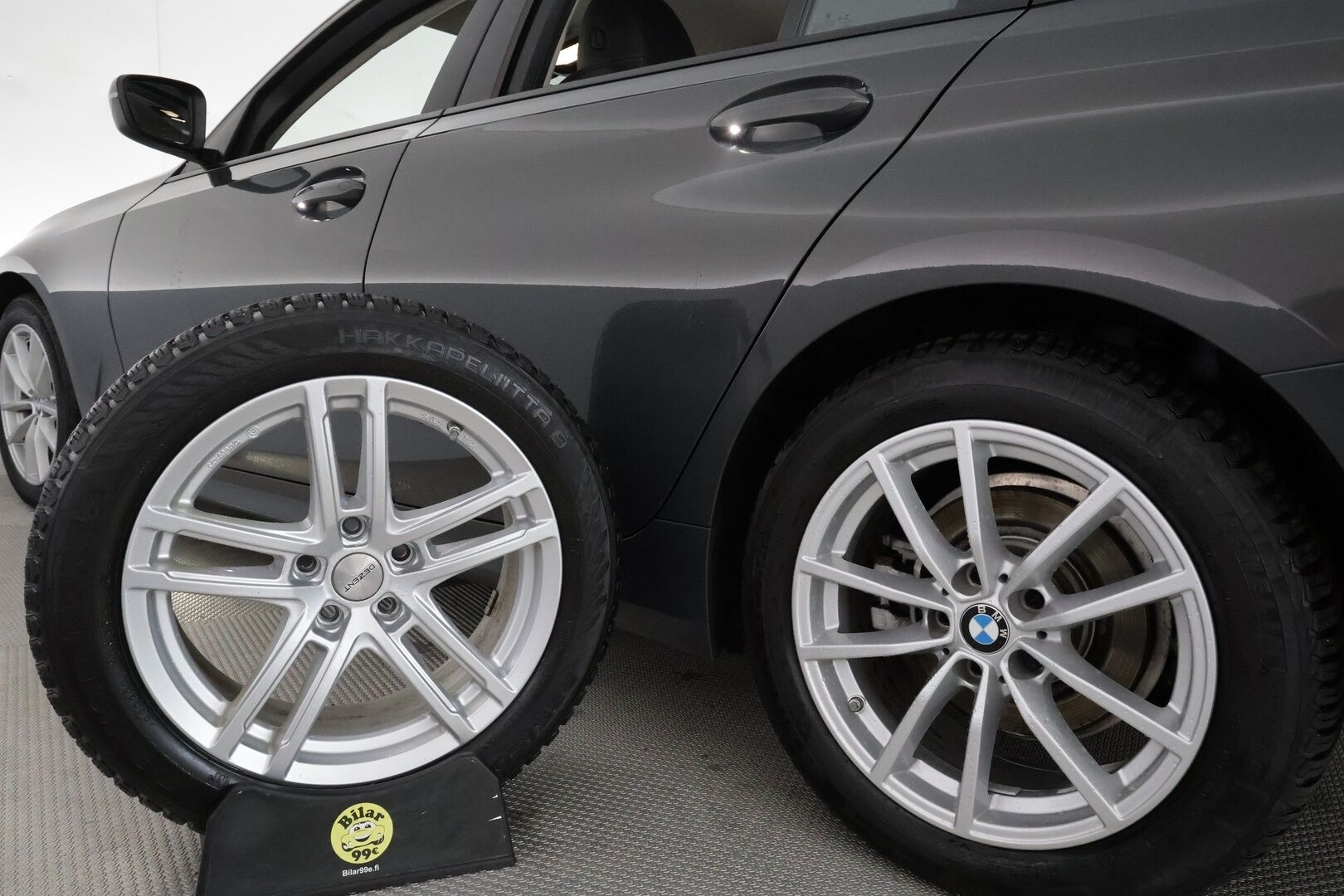 BMW 320 2020 G21 xDrive Business Sport MHEV *Vakkari / Webasto / Koukku / Hifit / LED / Puolinahat / Digimittaristo / Ratinlämmitin / Display Key - KATSO KAMPANJAHINTA! / 1.Om Suomi-auto / Merkkihuollettu ja viimeisin huolto 06/25 / Kahdet renkaat aluvanteilla - HULLU BLACKWEEK KORKOTARJOUS 2,49%