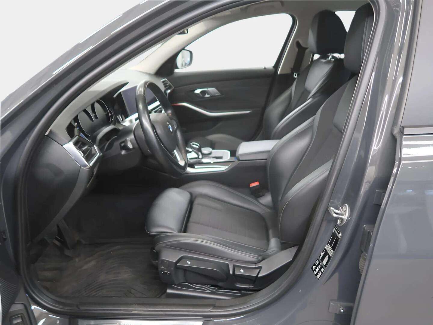 BMW 320 2020 G21 xDrive Business Sport / 1.om Suomi-auto / Webasto / HiFi / Vakkari / P.tutkat / Koukku / Sähkökontti - 3,99 % KORKOTARJOUS TÄHÄN AUTOON 31.8. ASTI! - 