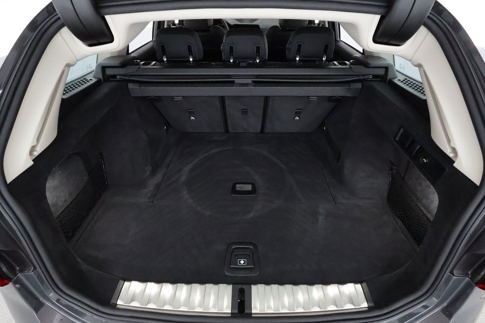 BMW 320 2020 G21 xDrive Business Sport MHEV *Vakkari / Webasto / Koukku / Hifit / LED / Puolinahat / Digimittaristo / Ratinlämmitin / Display Key - KATSO KAMPANJAHINTA! / 1.Om Suomi-auto / Merkkihuollettu ja viimeisin huolto 06/25 / Kahdet renkaat aluvanteilla - HULLU BLACKWEEK KORKOTARJOUS 2,49%