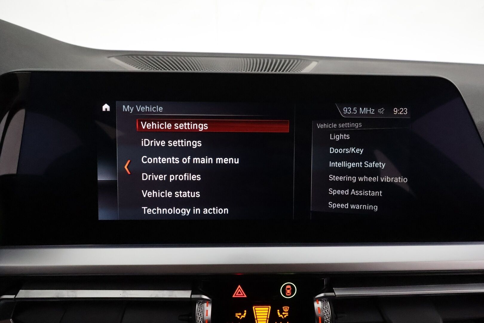 BMW 320 2020 G21 xDrive Business Sport MHEV *Vakkari / Webasto / Koukku / Hifit / LED / Puolinahat / Digimittaristo / Ratinlämmitin / Display Key - KATSO KAMPANJAHINTA! / 1.Om Suomi-auto / Merkkihuollettu ja viimeisin huolto 06/25 / Kahdet renkaat aluvanteilla 