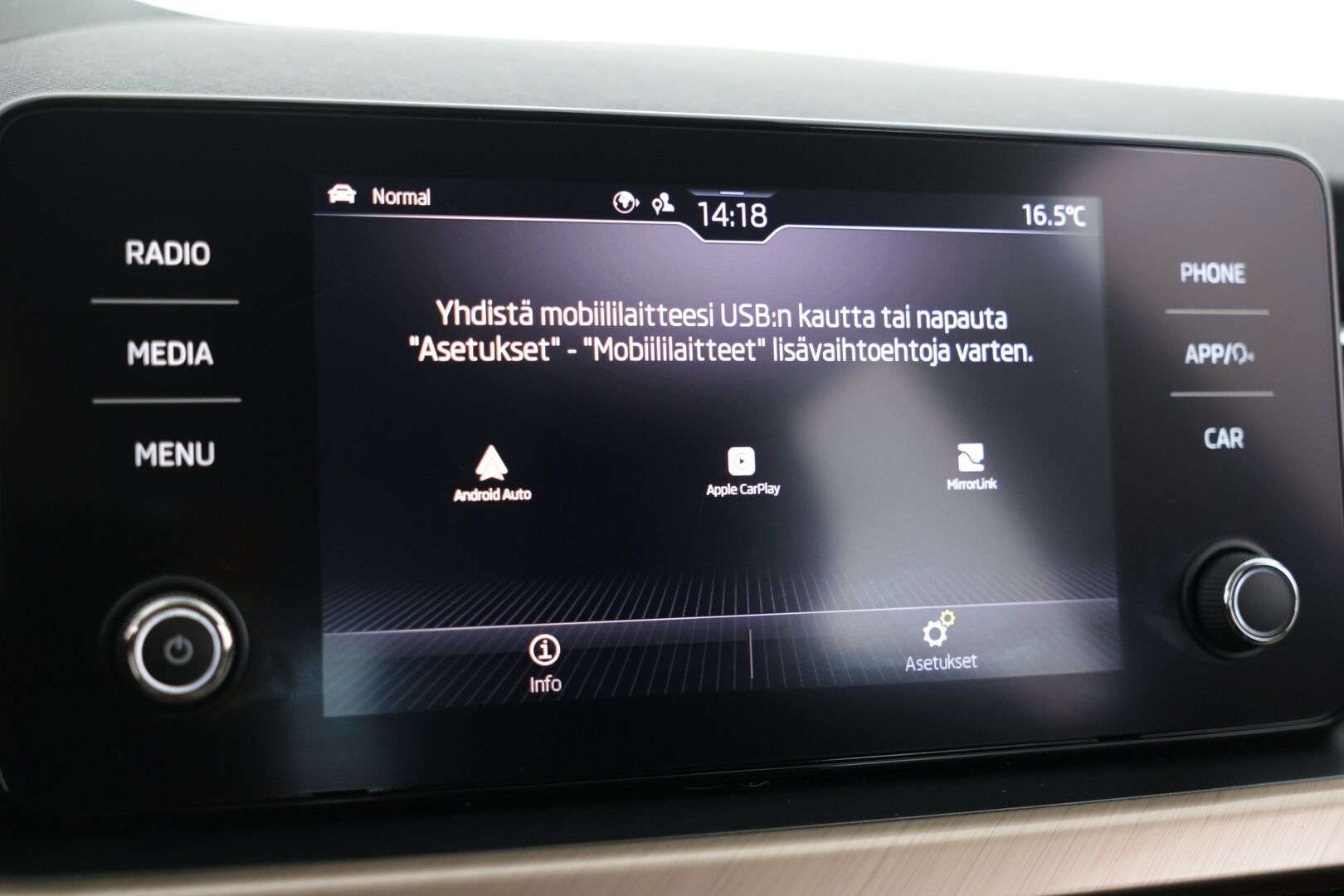 Skoda Kamiq 2020 1,0 TSI 115 Style DSG Autom. / ACC / Sähköpenkit / Suomiauto - HULLUT AVAJAISHULINAT KORKOTARJOUS 3,29 %