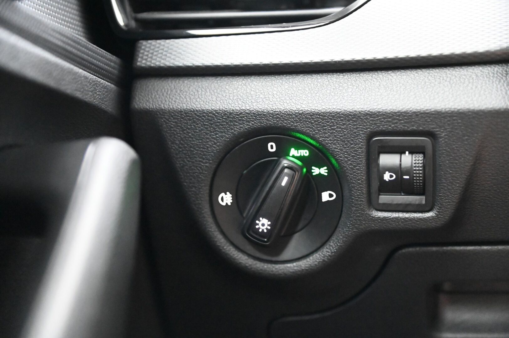 Skoda Scala 2020 1,0 TSI 95 Active *Lohko sisälämmittimellä / Vakkari* - *2x renkaat / Siisti juuri saapunut*