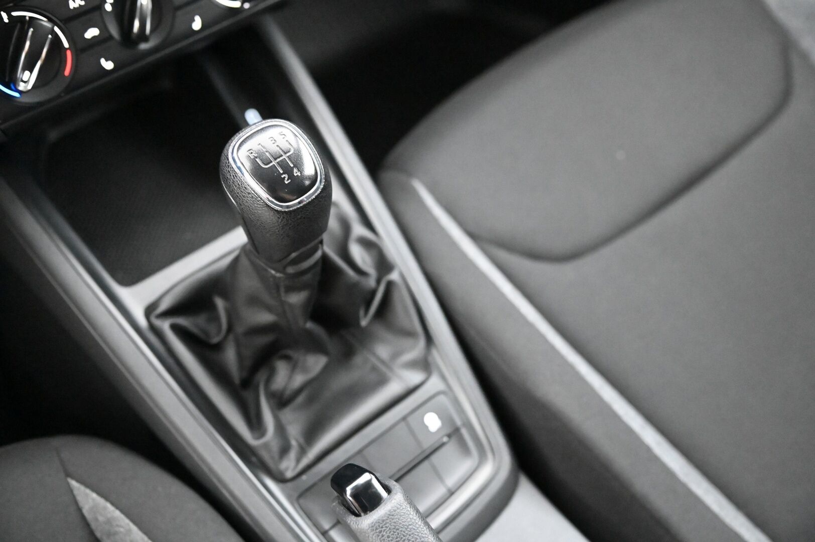 Skoda Scala 2020 1,0 TSI 95 Active *Lohko sisälämmittimellä / Vakkari* - *2x renkaat / Siisti juuri saapunut*