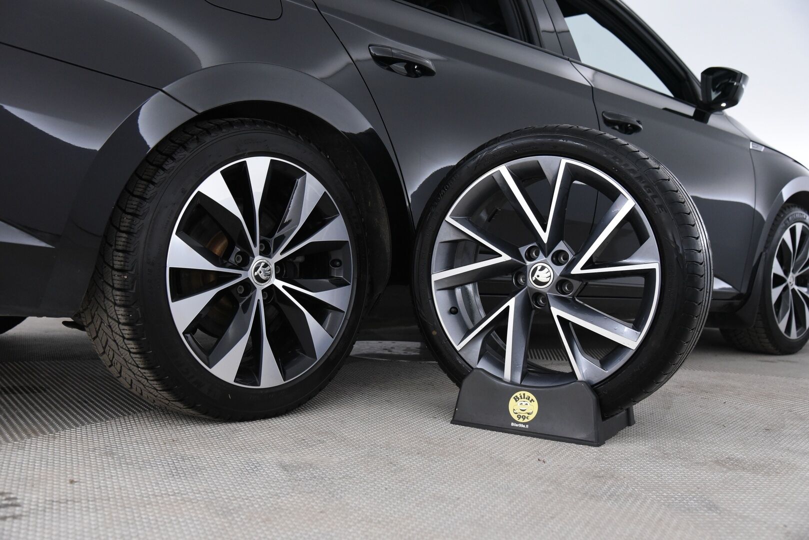 Skoda Superb 2020 Combi 1,4 TSI PHEV SportLine iV DSG Autom. / Webasto / Koukku / Matrix-LED / 360° / Skoda Sound System / - Muistipenkki / Adapt.vak / BLIS / Apple & Android / Huippuvarusteltu! 