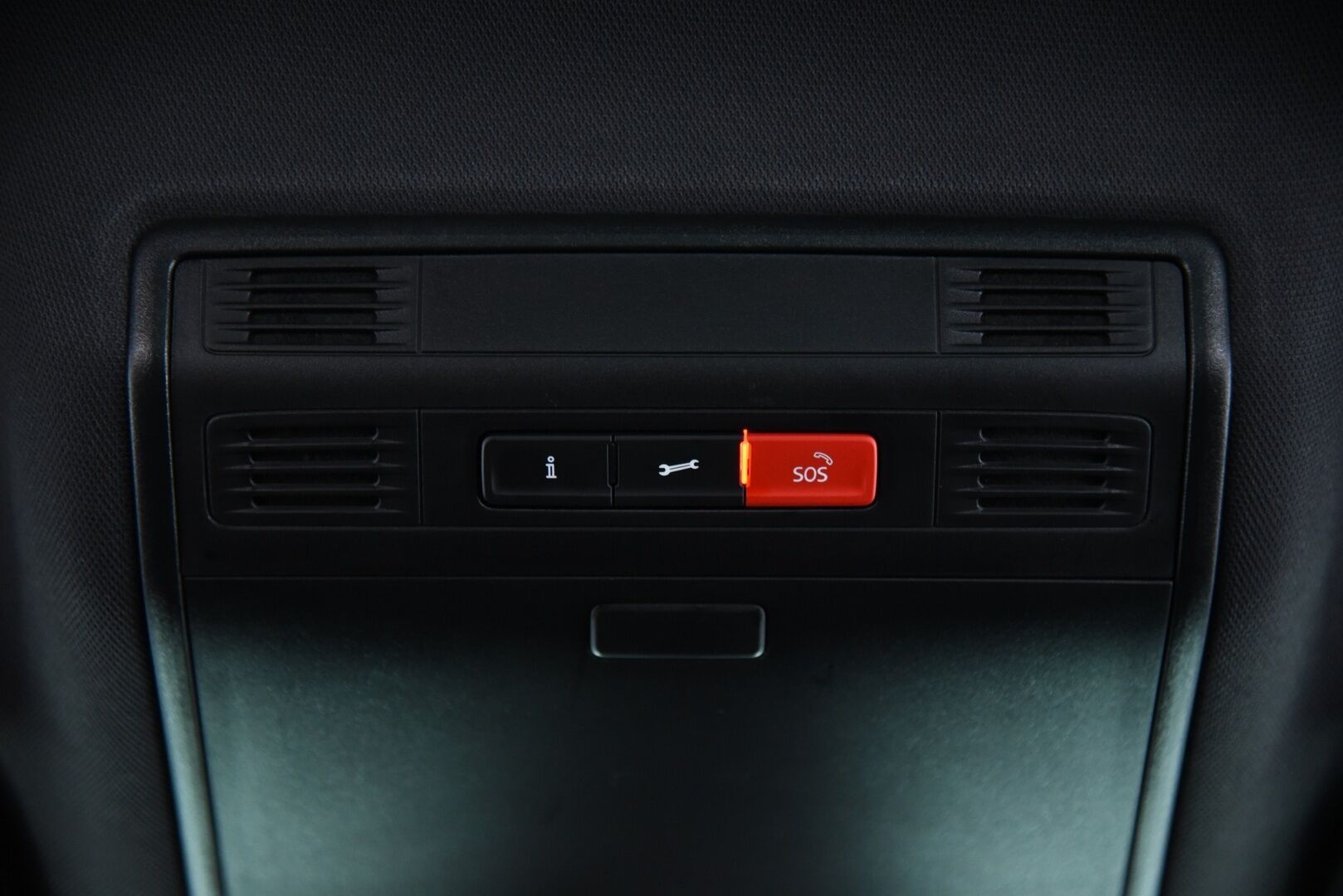 Skoda Superb 2020 Combi 1,4 TSI PHEV SportLine iV DSG Autom. / Webasto / Koukku / Matrix-LED / 360° / Skoda Sound System / - Muistipenkki / Adapt.vak / BLIS / Apple & Android / Huippuvarusteltu! 