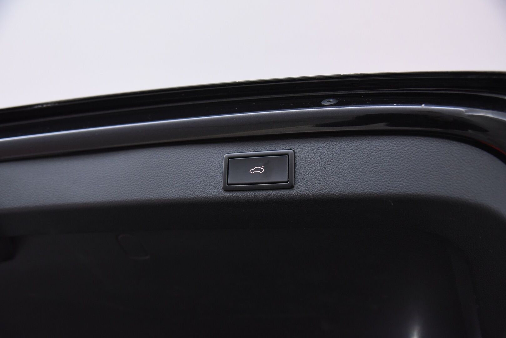 Skoda Superb 2020 Combi 1,4 TSI PHEV SportLine iV DSG Autom. / Webasto / Koukku / Matrix-LED / 360° / Skoda Sound System / - Muistipenkki / Adapt.vak / BLIS / Apple & Android / Huippuvarusteltu! 