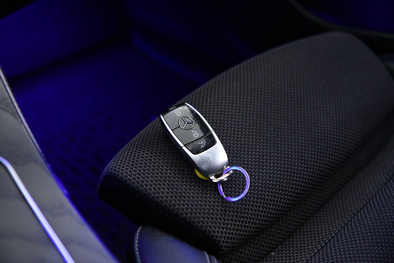 Mercedes-Benz E 2019 200 d A Premium Business / Adapt.vakkari  / Webasto / Steering Pilot / Widescreen / P.kamera / - Facelift / Apple & Android / Premium Ambiente valaistus / Juuri huollettu / Huippu varusteltu! 