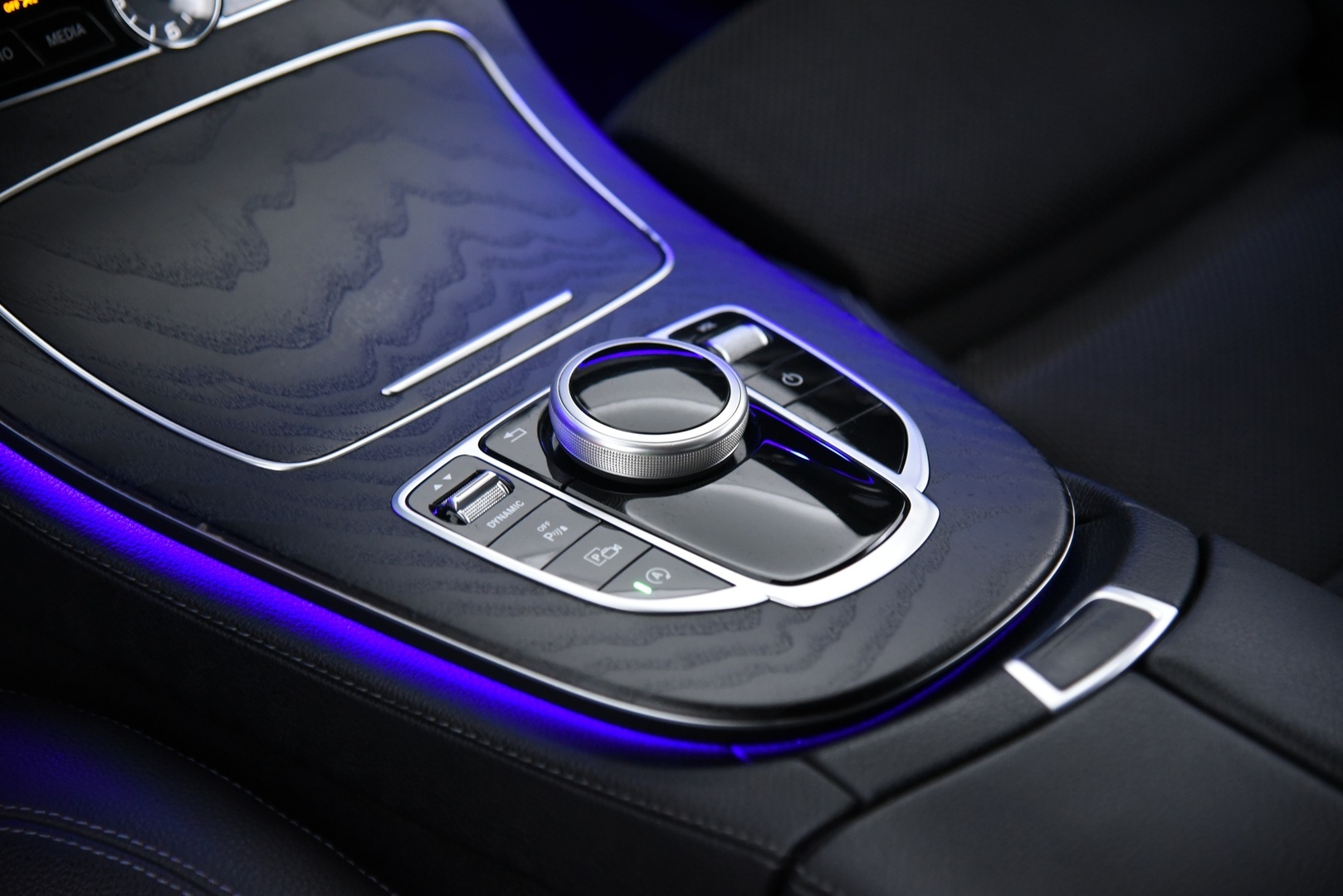 Mercedes-Benz E 2019 200 d A Premium Business / Adapt.vakkari  / Webasto / Steering Pilot / Widescreen / P.kamera / - Apple & Android / Premium Ambiente valaistus / Juuri huollettu / Huippu varusteltu! - HULLUT VÄLIPÄIVÄT KORKOTARJOUS 2,49%