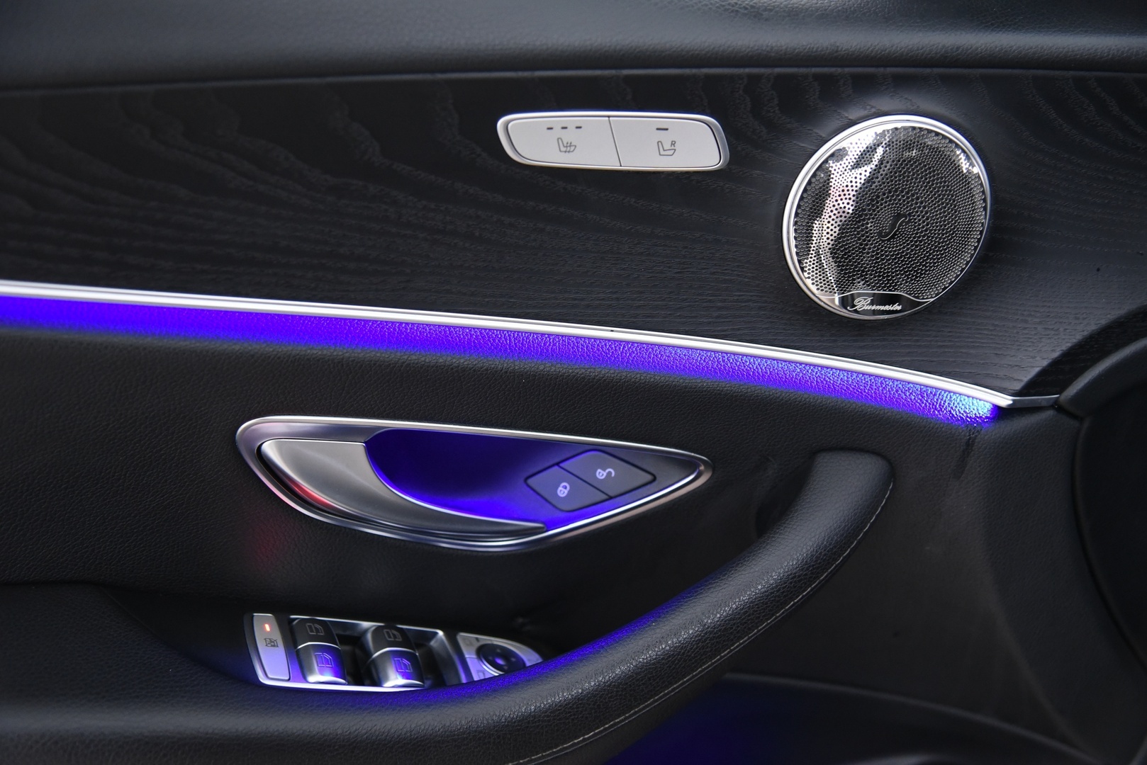 Mercedes-Benz E 2019 200 d A Premium Business / Adapt.vakkari  / Webasto / Steering Pilot / Widescreen / P.kamera / - Apple & Android / Premium Ambiente valaistus / Juuri huollettu / Huippu varusteltu! - HULLUT VÄLIPÄIVÄT KORKOTARJOUS 2,49%