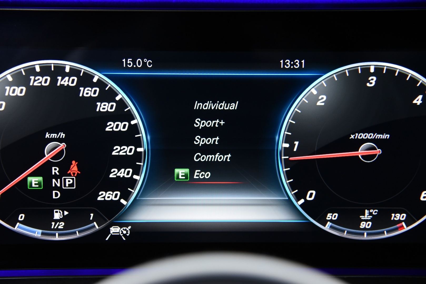 Mercedes-Benz E 2019 200 d A Premium Business / Adapt.vakkari  / Webasto / Steering Pilot / Widescreen / P.kamera / - Apple & Android / Premium Ambiente valaistus / Juuri huollettu / Huippu varusteltu! - HULLUT VÄLIPÄIVÄT KORKOTARJOUS 2,49%