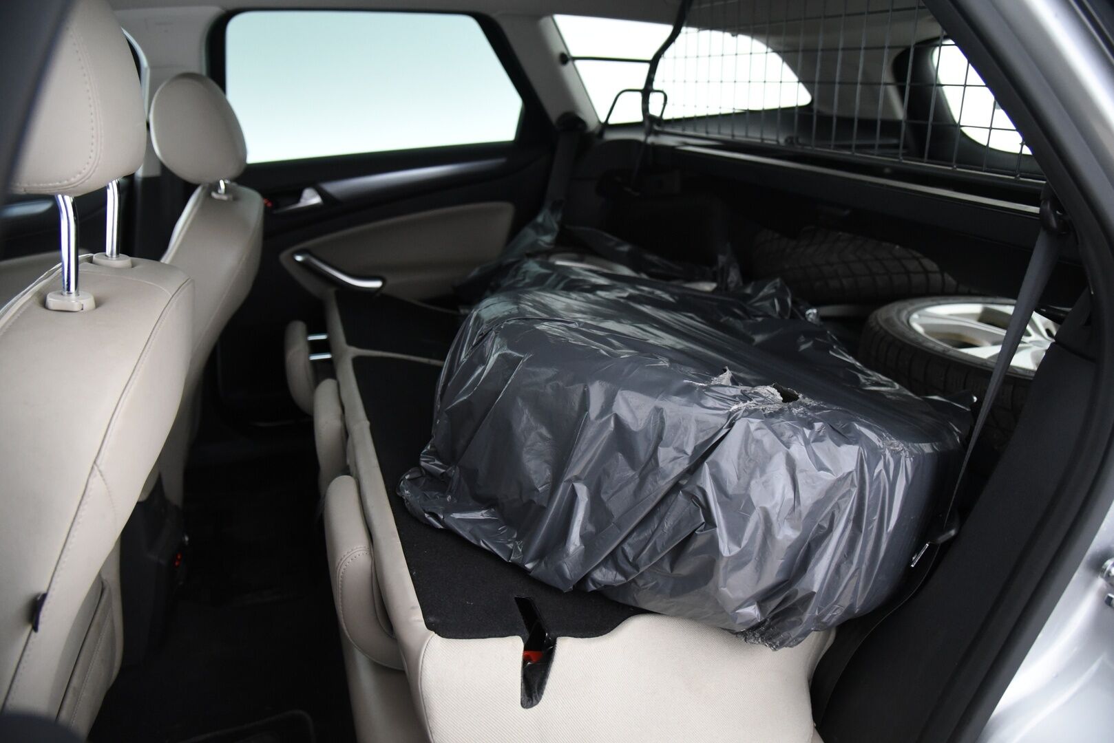 Ford Mondeo 2014 2,0 TDCi 140hv PowerShift Titanium Business A6 Wagon - Myydään Huutokaupat.comissa!