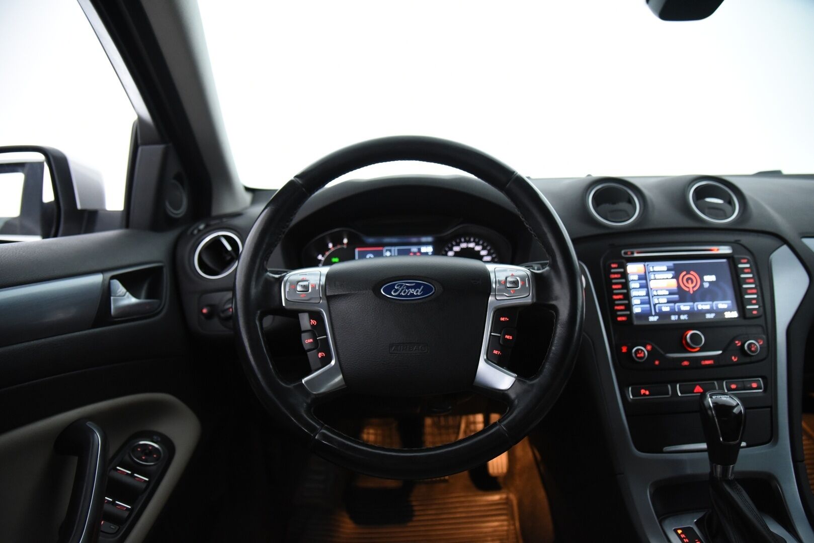 Ford Mondeo 2014 2,0 TDCi 140hv PowerShift Titanium Business A6 Wagon - Myydään Huutokaupat.comissa!