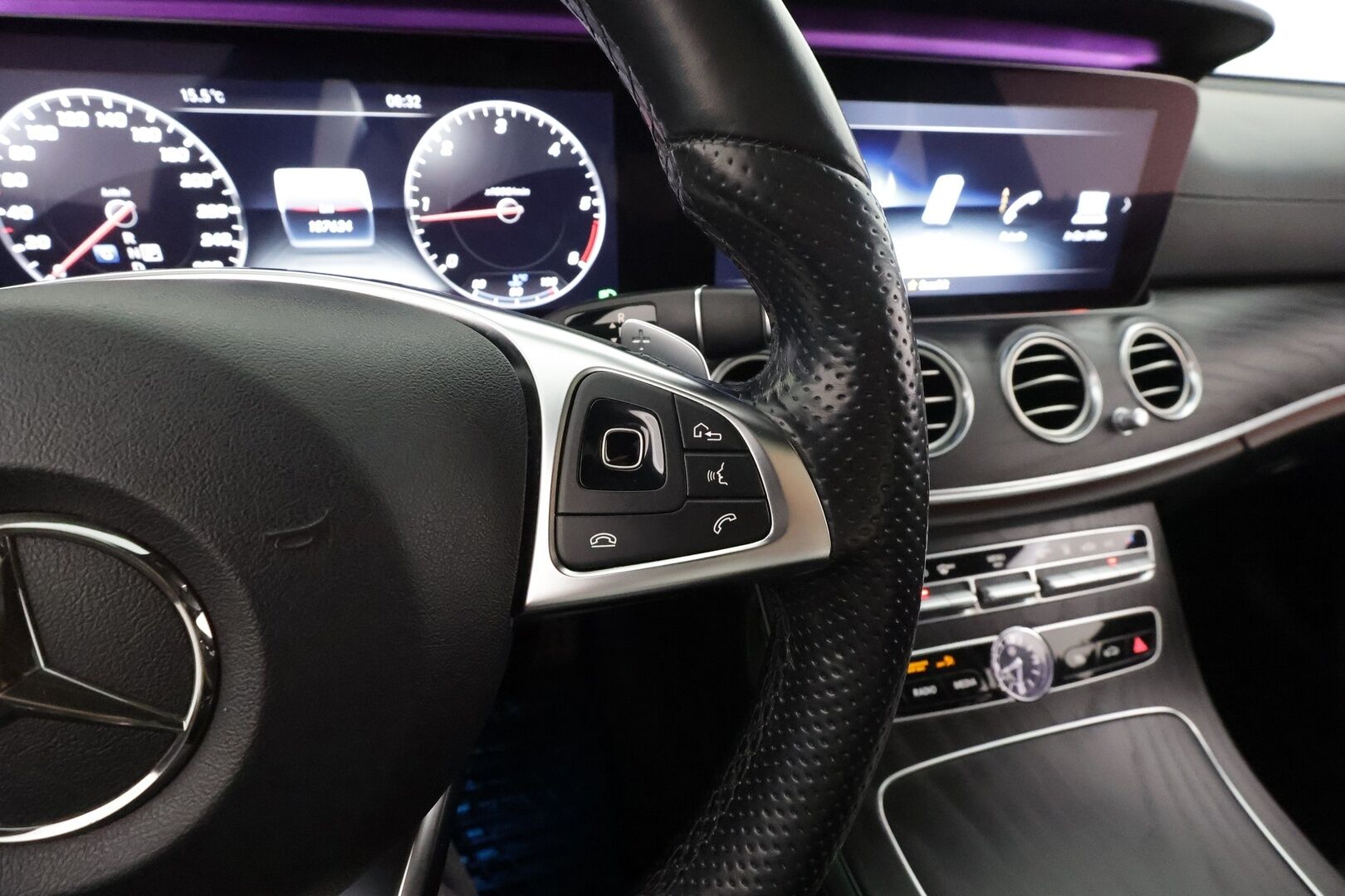 Mercedes-Benz E 2018 220 d 4Matic T A Premium Business AMG * Vakkari / Webasto / LED / Navi / Panorama / Sporttipenkit / Widescreen *