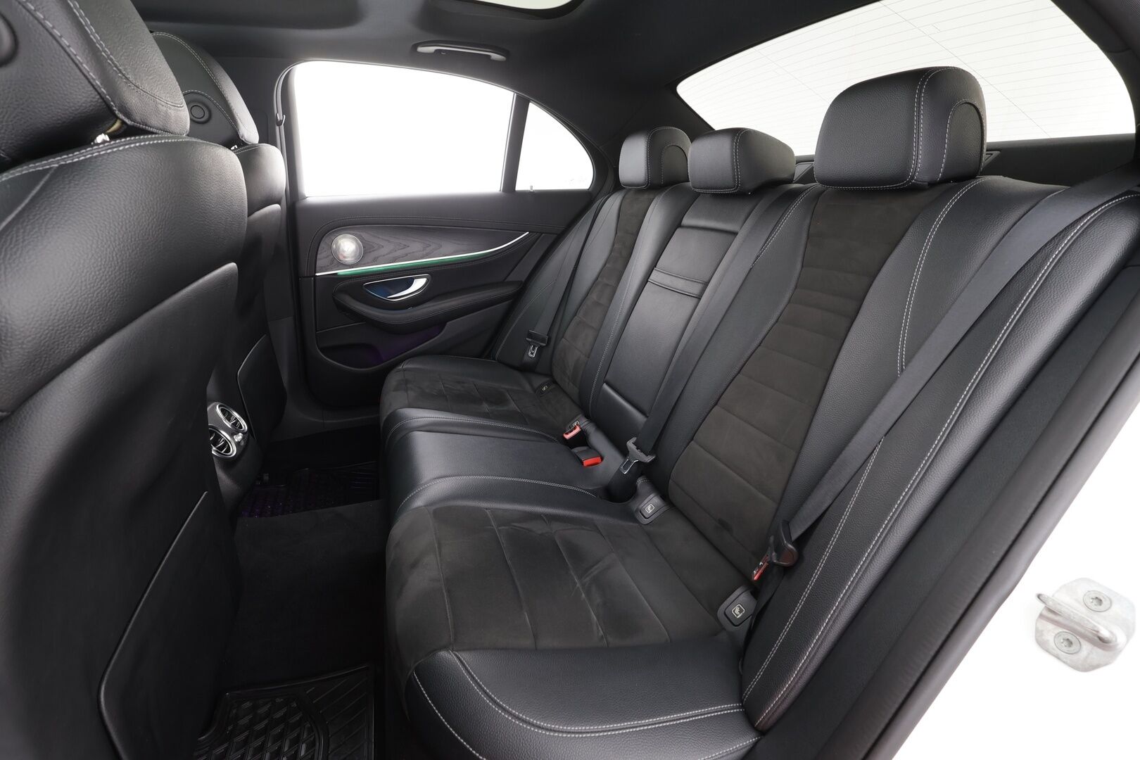 Mercedes-Benz E 2018 220 d 4Matic T A Premium Business AMG * Vakkari / Webasto / LED / Navi / Panorama / Sporttipenkit / Widescreen *