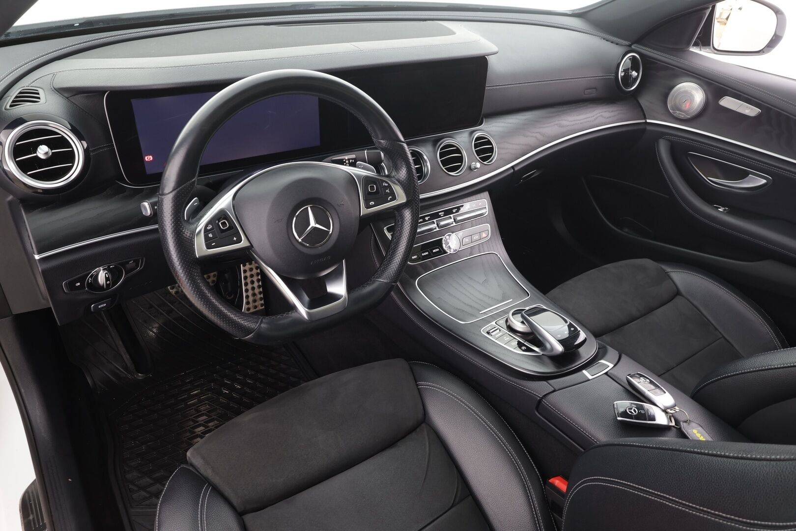 Mercedes-Benz E 2018 220 d 4Matic T A Premium Business AMG * Vakkari / Webasto / LED / Navi / Panorama / Sporttipenkit / Widescreen *