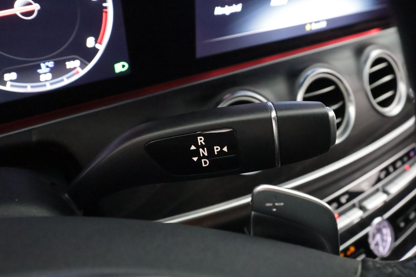 Mercedes-Benz E 2018 220 d 4Matic T A Premium Business AMG * Vakkari / Webasto / LED / Navi / Panorama / Sporttipenkit / Widescreen *