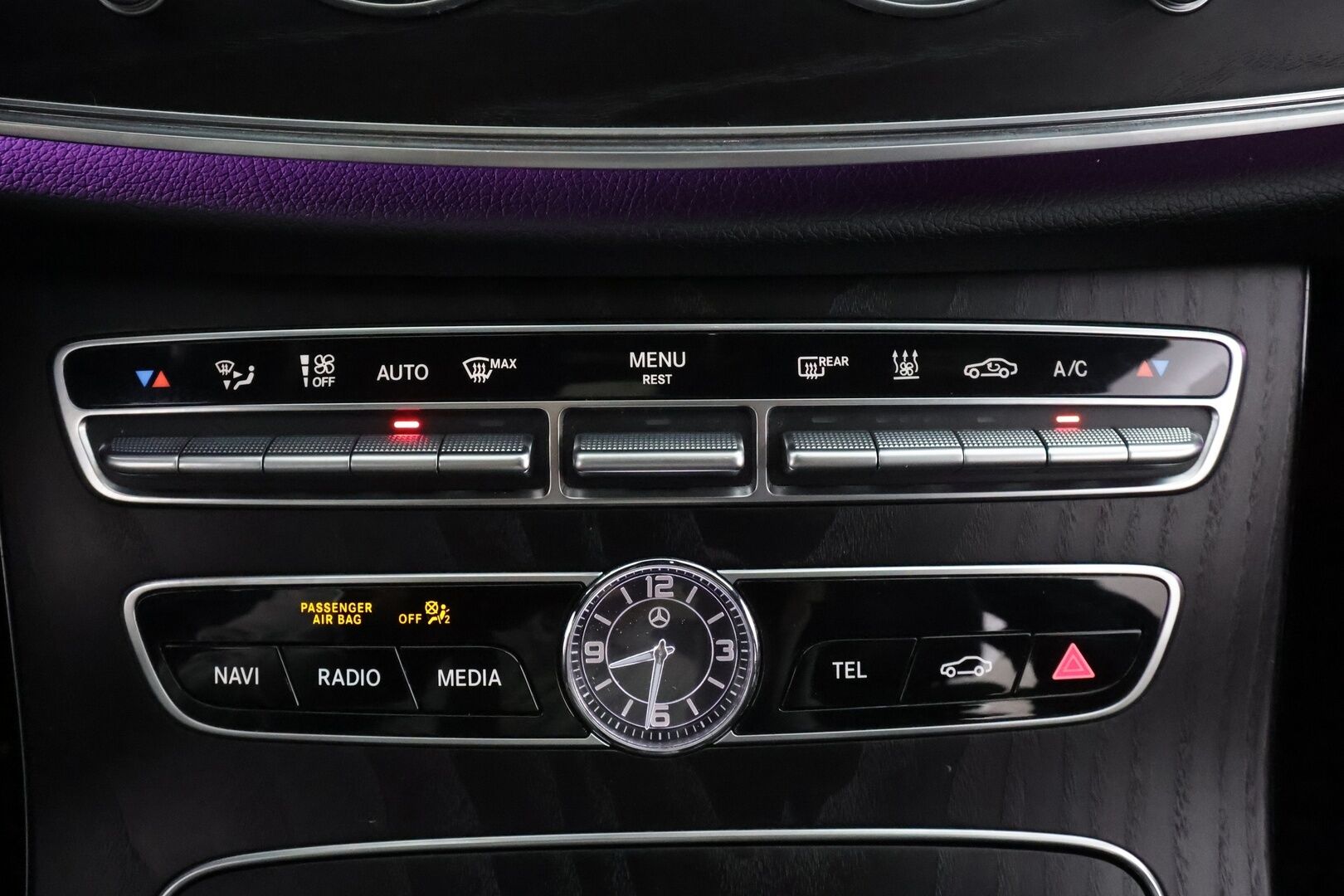 Mercedes-Benz E 2018 220 d 4Matic T A Premium Business AMG * Vakkari / Webasto / LED / Navi / Panorama / Sporttipenkit / Widescreen *