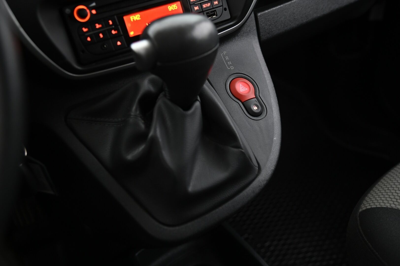 Renault Kangoo 2020 Z.E. Power+ 3m3, 33 kWh *Vakionopeudensäädin / P-kamera / Ilmastointi* - Merkkihuollettu / 2x renkaat vanteilla / Siisti* - HULLUT VÄLIPÄIVÄT KORKOTARJOUS 2,49%