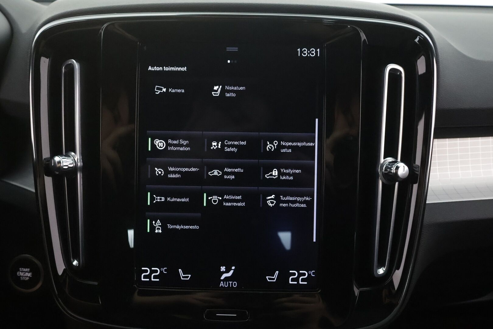 Volvo XC40 2021 B4 AWD MHEV Momentum aut - | Pilot assist | Koukku | P.kamera | Full-LED | High performance audio | Keyless | 1.Om suomi-auto | Kahdet Renkaat |