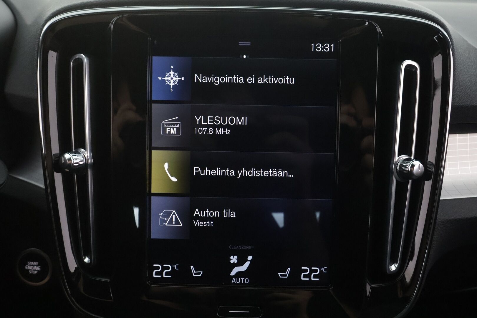 Volvo XC40 2021 B4 AWD MHEV Momentum aut - | Pilot assist | Koukku | P.kamera | Full-LED | High performance audio | Keyless | 1.Om suomi-auto | Kahdet Renkaat |