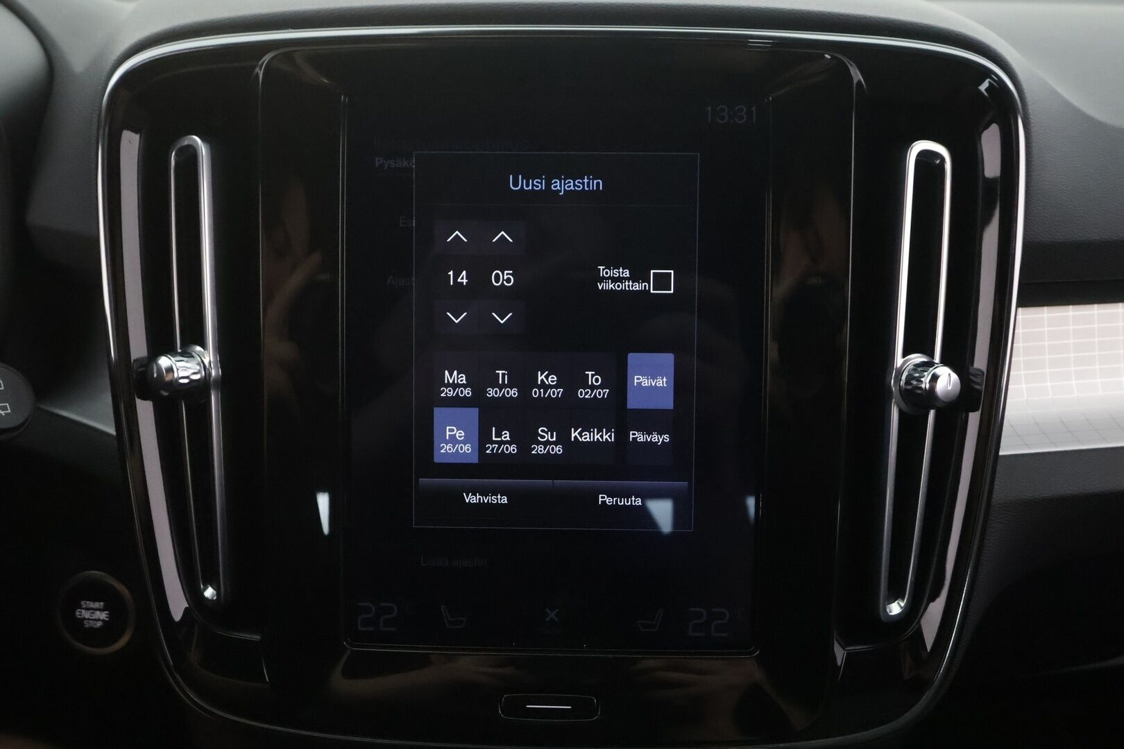 Volvo XC40 2021 B4 AWD MHEV Momentum aut - | Pilot assist | Koukku | P.kamera | Full-LED | High performance audio | Keyless | 1.Om suomi-auto | Kahdet Renkaat |