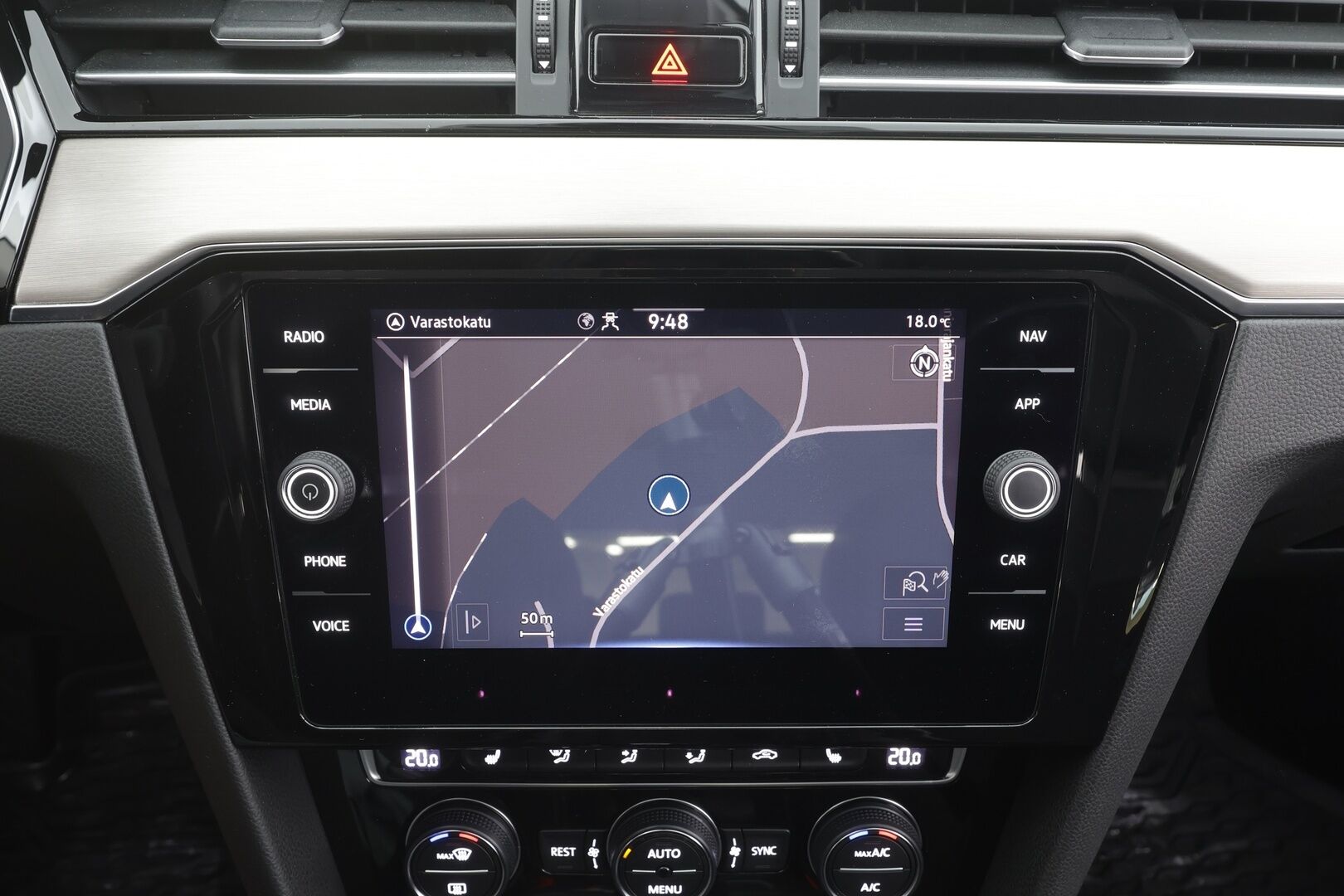 Volkswagen Passat 2020 Sedan R-Line 1,5 TSI EVO 110 kW DSG-automaatti - | ACC | Koukku | IQ.Light | Nahka-alcantara | P.kamera | Keyless | Lane assist | Lämm. ratti | 1-om suomiauto | Merkkihuollot | 2x renkaat aluin | 