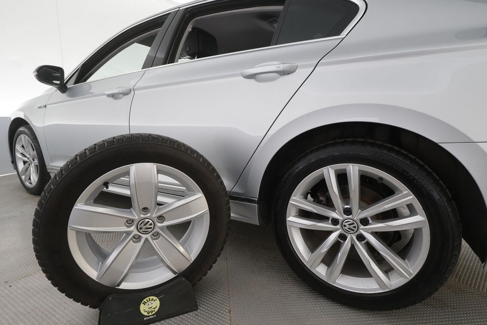 Volkswagen Passat 2020 Sedan R-Line 1,5 TSI EVO 110 kW DSG-automaatti - | ACC | Koukku | IQ.Light | Nahka-alcantara | P.kamera | Keyless | Lane assist | Lämm. ratti | 1-om suomiauto | Merkkihuollot | 2x renkaat aluin | 