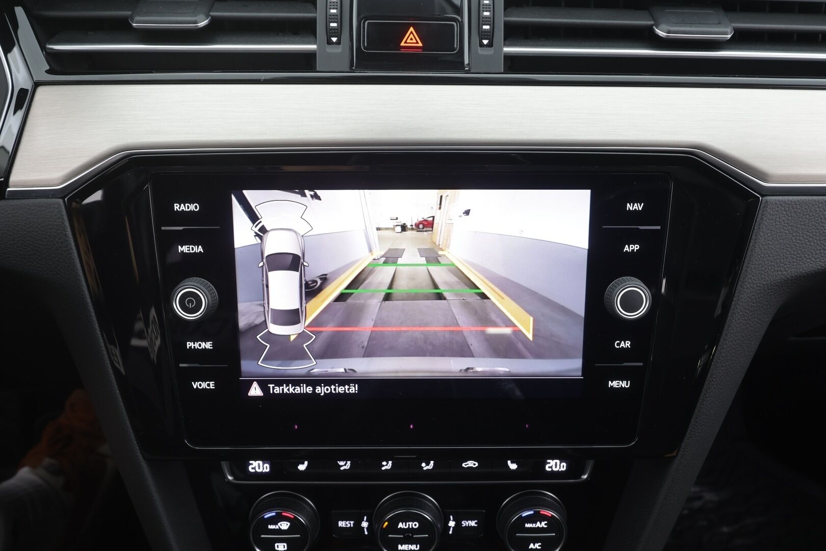 Volkswagen Passat 2020 Sedan R-Line 1,5 TSI EVO 110 kW DSG-automaatti - | ACC | Koukku | IQ.Light | Nahka-alcantara | P.kamera | Keyless | Lane assist | Lämm. ratti | 1-om suomiauto | Merkkihuollot | 2x renkaat aluin | 