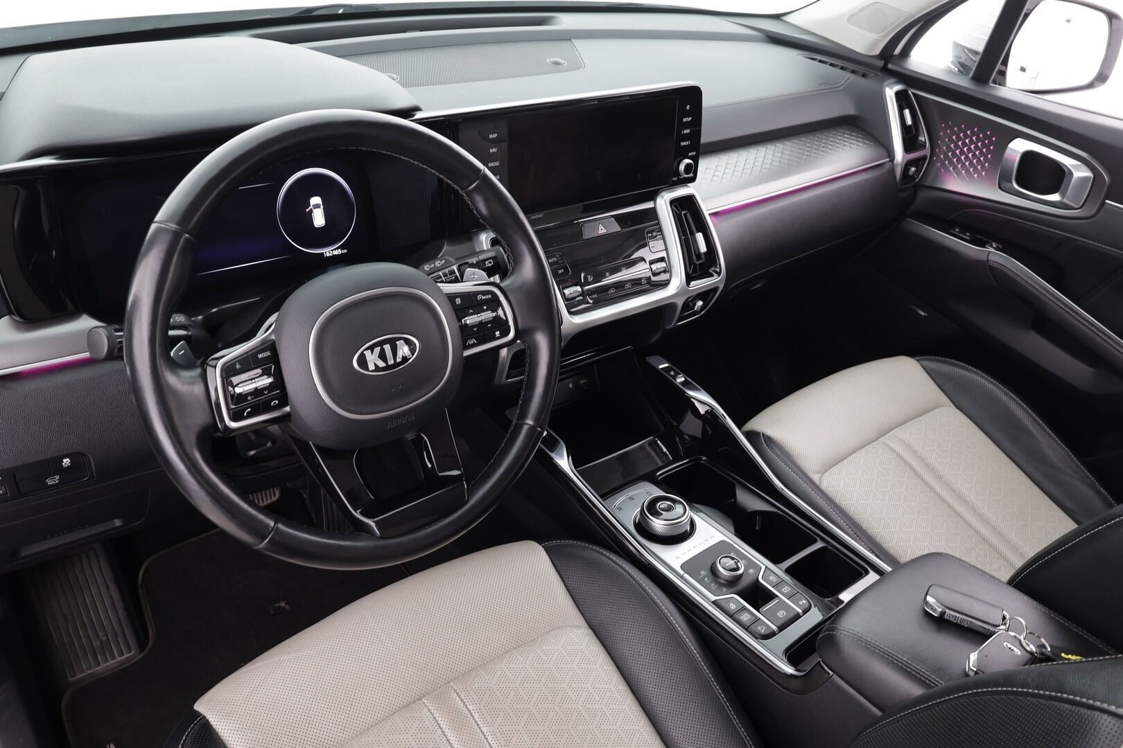 Kia Sorento 2021 2,2 CRDi AWD Business Premium DCT AT 7P * ACC / 360° / Bose / LED / Navi / Sähköpenkit / Koukku / Digimittaristo * - Suomi-auto / Kahdet renkaat aluvanteilla / Merkkihuollettu