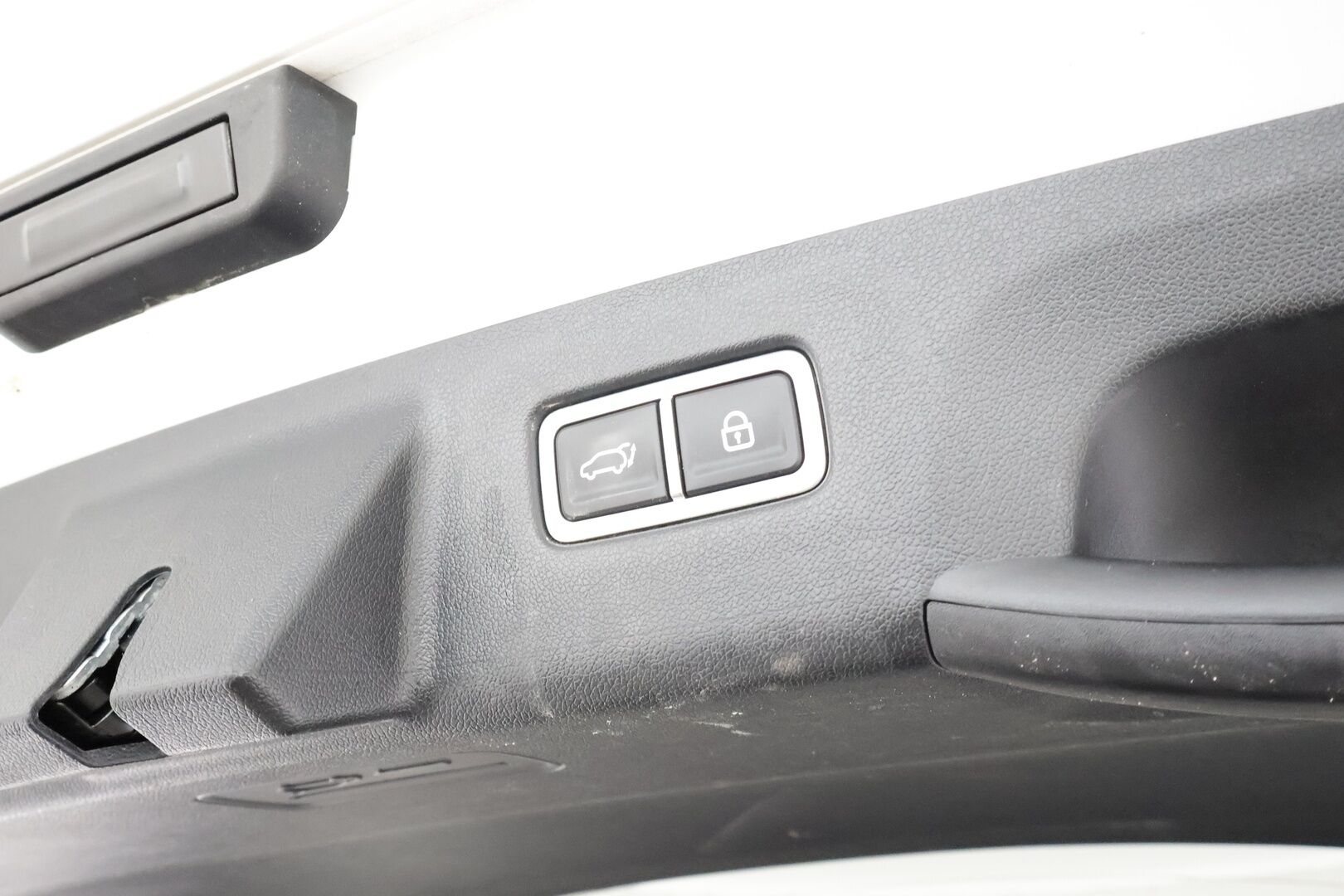 Kia Sorento 2021 2,2 CRDi AWD Business Premium DCT AT 7P * ACC / 360° / Bose / LED / Navi / Sähköpenkit / Koukku / Digimittaristo * - Suomi-auto / Kahdet renkaat aluvanteilla / Merkkihuollettu