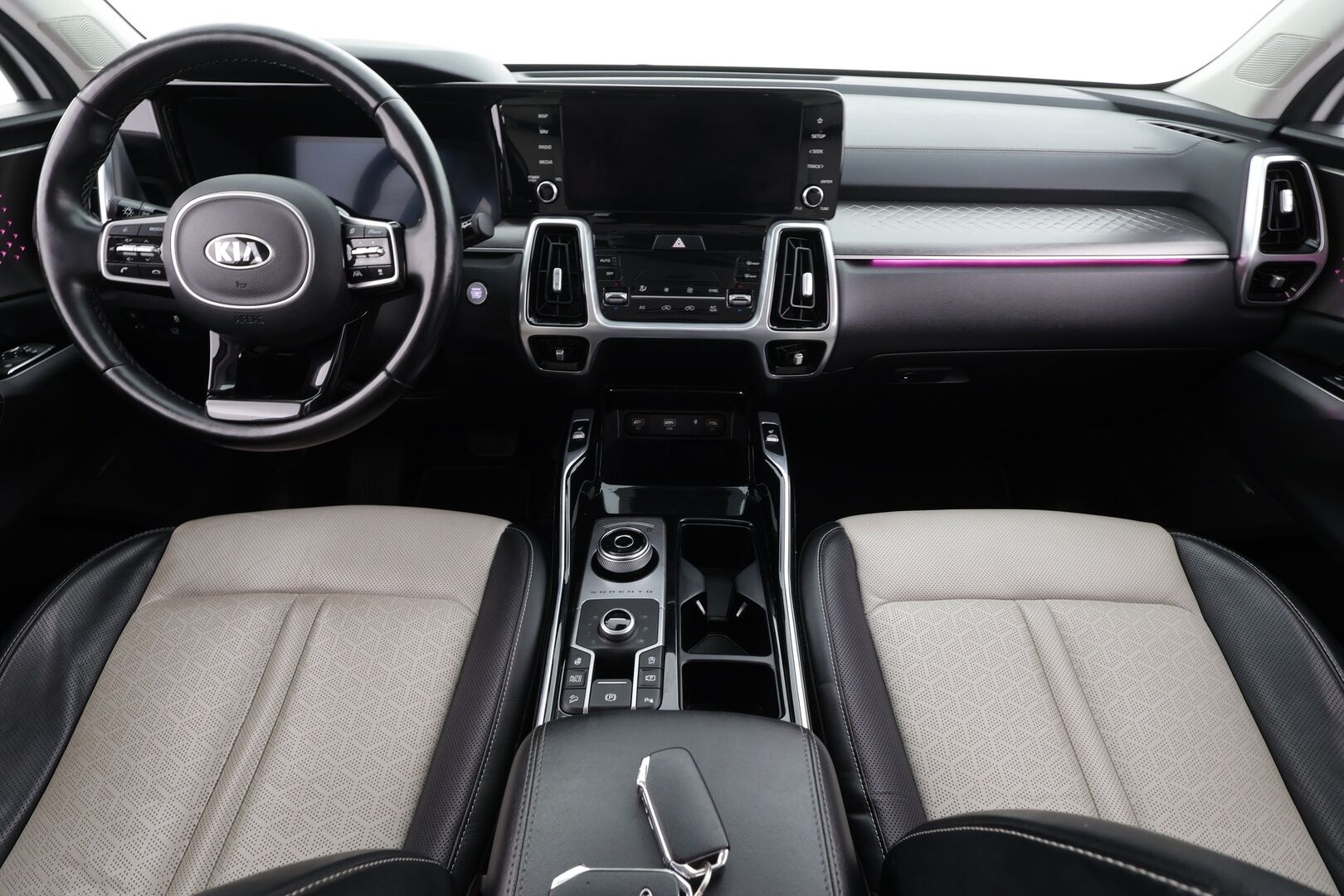 Kia Sorento 2021 2,2 CRDi AWD Business Premium DCT AT 7P * ACC / 360° / Bose / LED / Navi / Sähköpenkit / Koukku / Digimittaristo * - Suomi-auto / Kahdet renkaat aluvanteilla / Merkkihuollettu