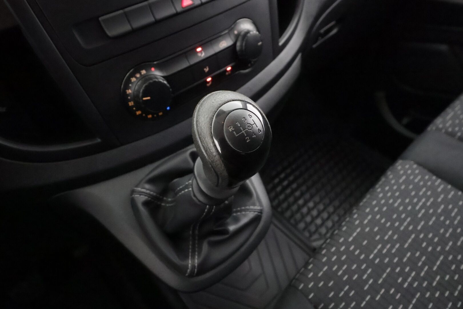 Mercedes-Benz Vito 2022 110CDI FWD-3,05/32K keskipitkä A2 * Vakkari / Webasto / P-Kamera / Koukku / Bluetooth* - Suomi-auto / ALV / 2x vanteet